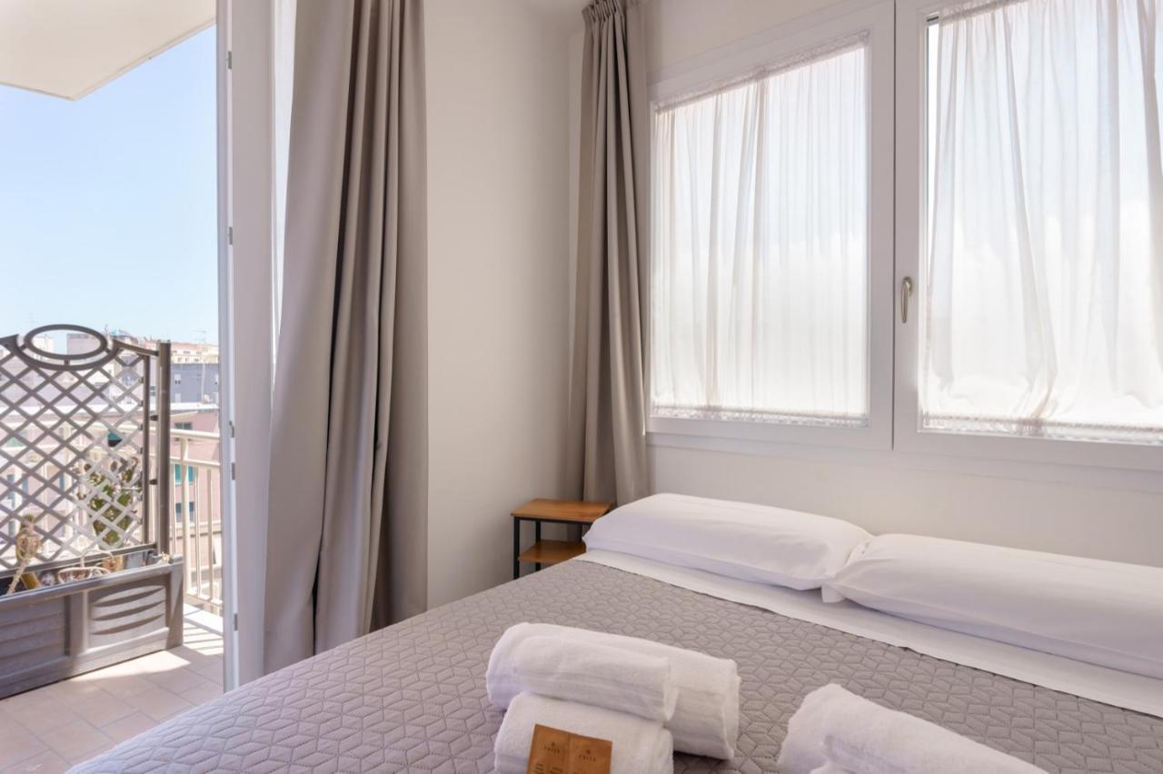 Lumiere Rooms - Eja Sardinia Каляри Екстериор снимка