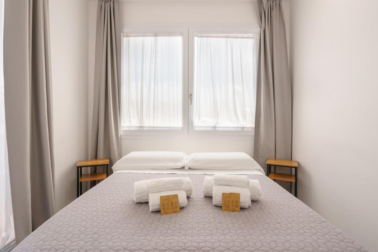 Lumiere Rooms - Eja Sardinia Каляри Екстериор снимка