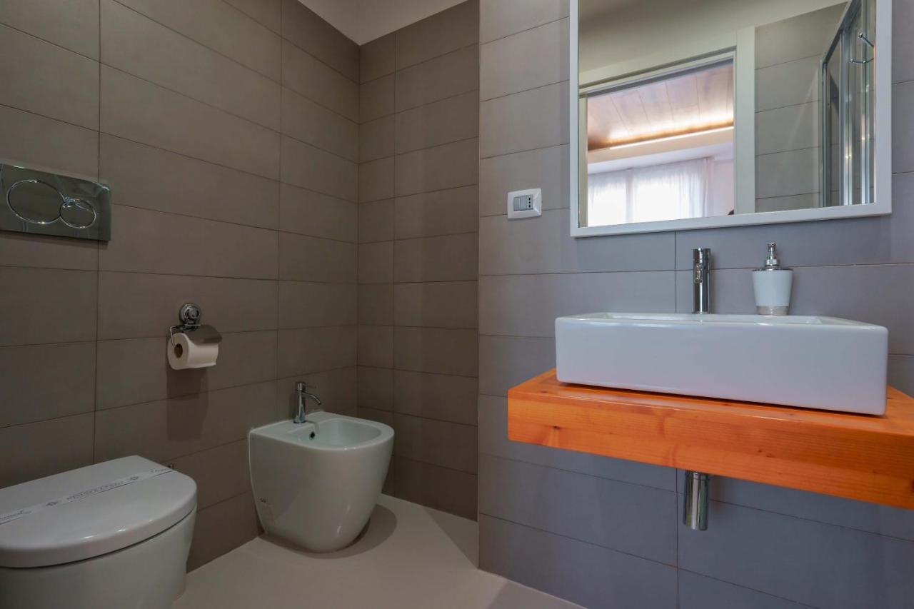 Lumiere Rooms - Eja Sardinia Каляри Екстериор снимка