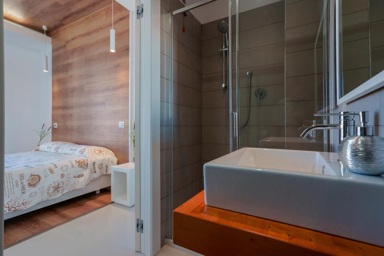 Lumiere Rooms - Eja Sardinia Каляри Екстериор снимка