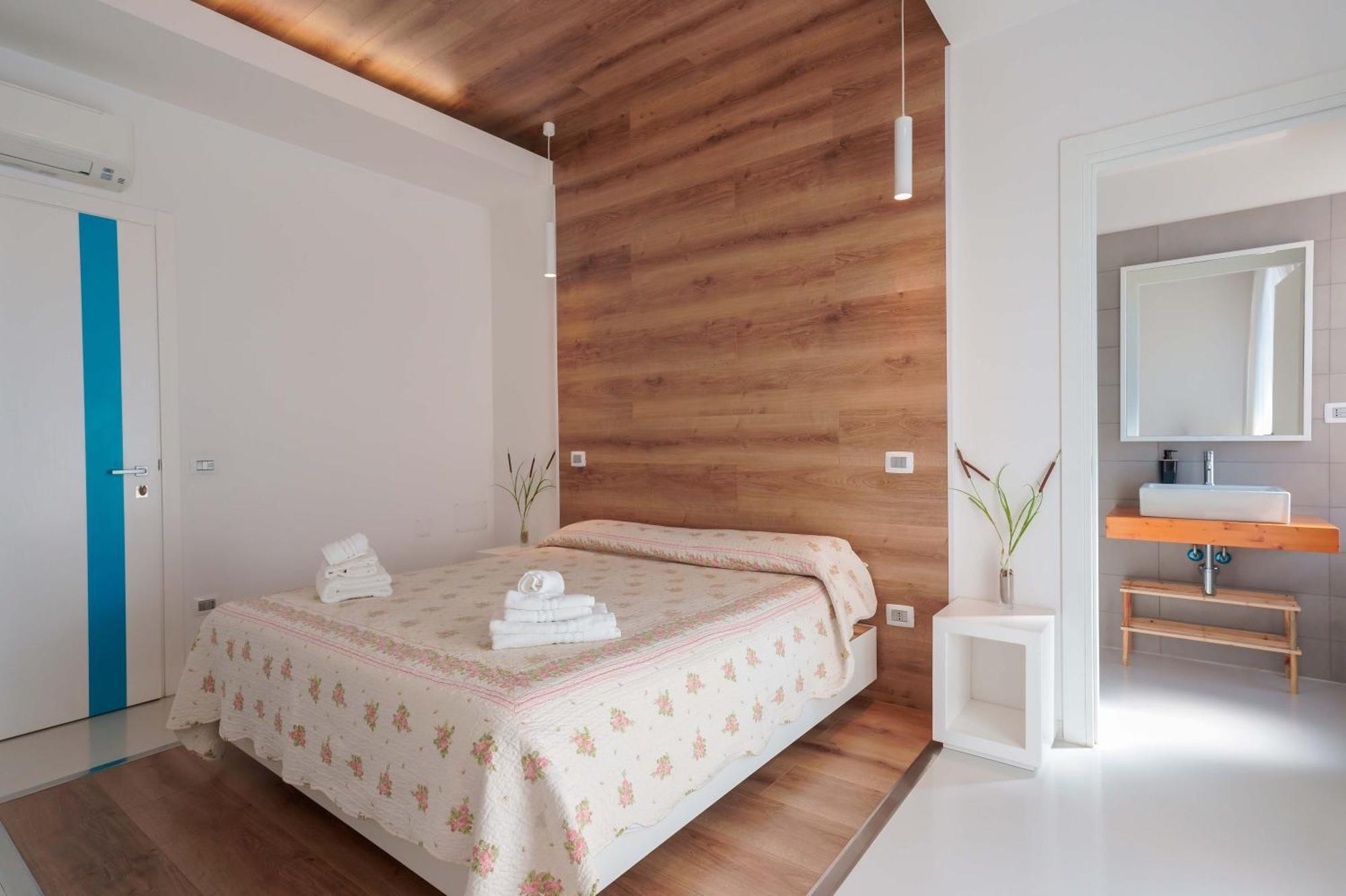 Lumiere Rooms - Eja Sardinia Каляри Екстериор снимка